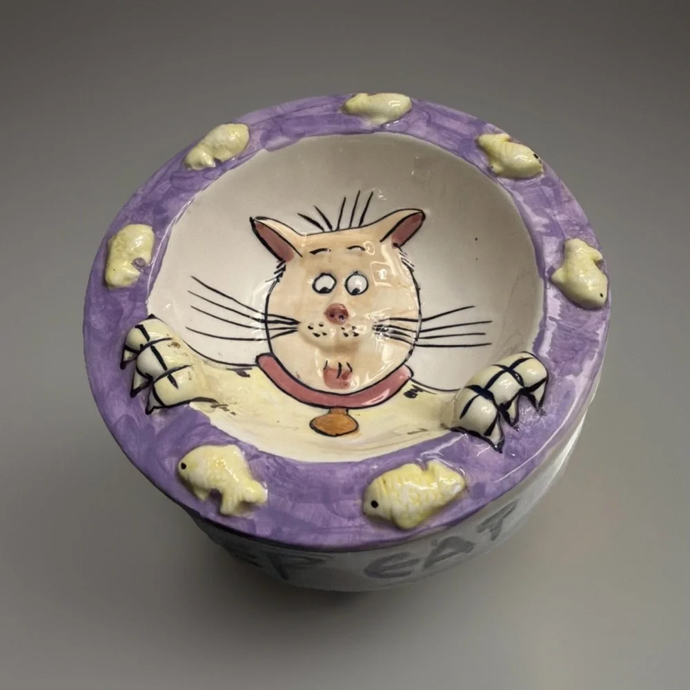 Vintage 1995 “ Eat Sleep” 3D Ceramic Pet’s Serving Bowl. Excellent Condition